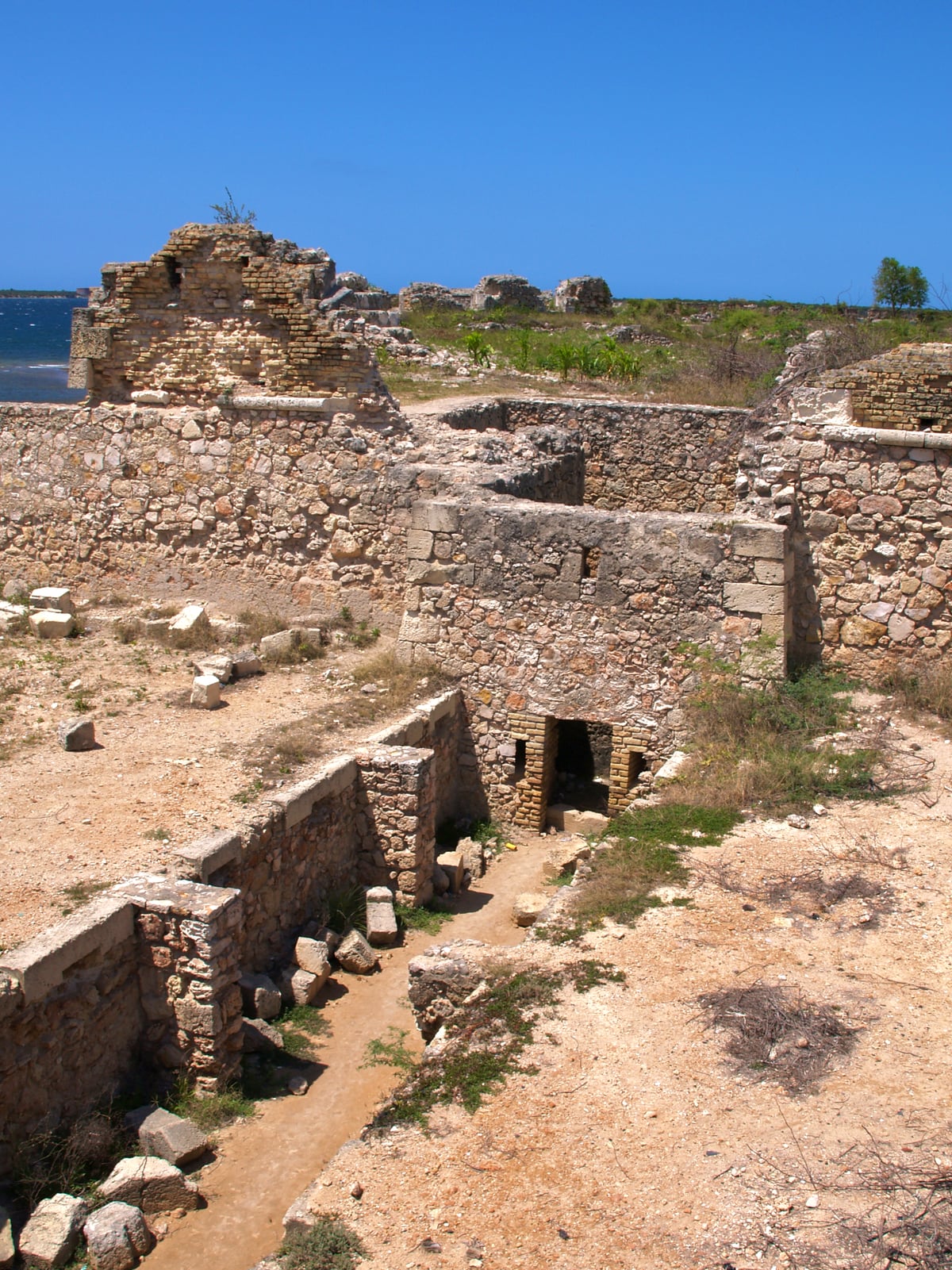 Ramparts and inner works of the fort