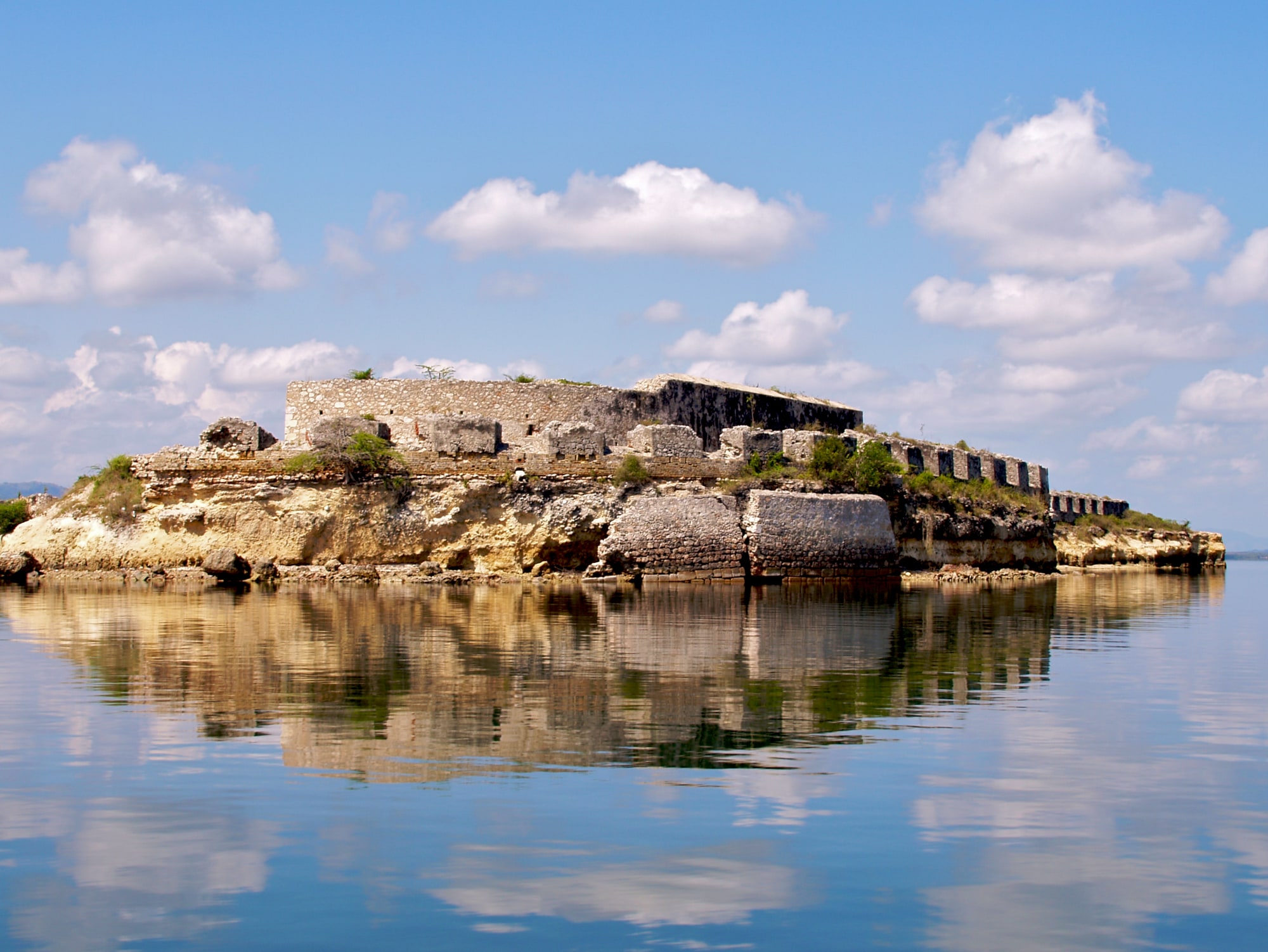 Fort Saint-Joseph on its islet in the bay of Fort-Liberté